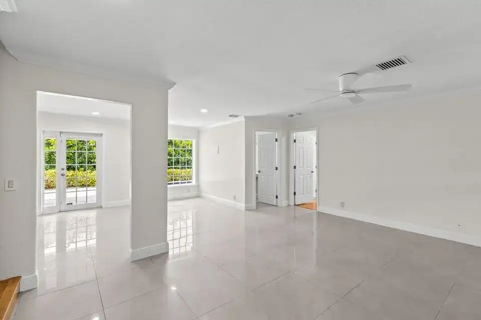 4610 Pine Tree Drive, Delray Beach FL 33445 photo 3