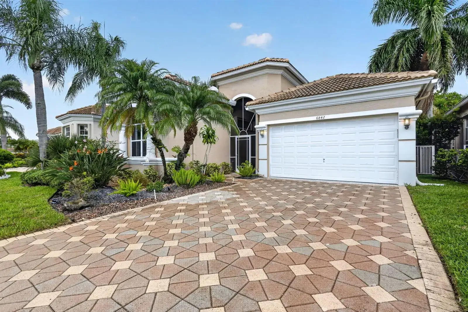 6842 Fairway Lakes Drive, Boynton Beach FL 33472 photo 2