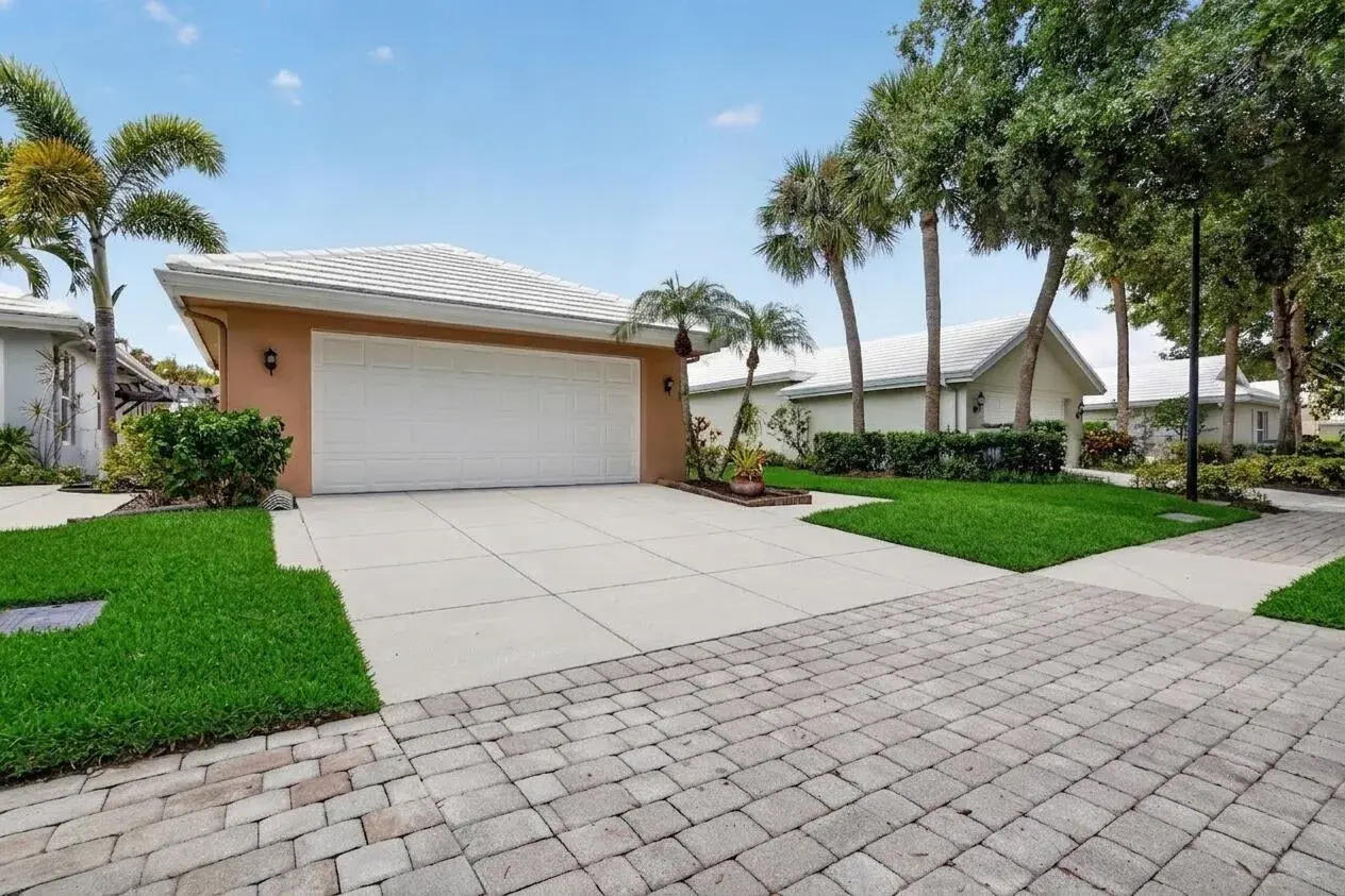 1115 Gator Trail, West Palm Beach FL 33409