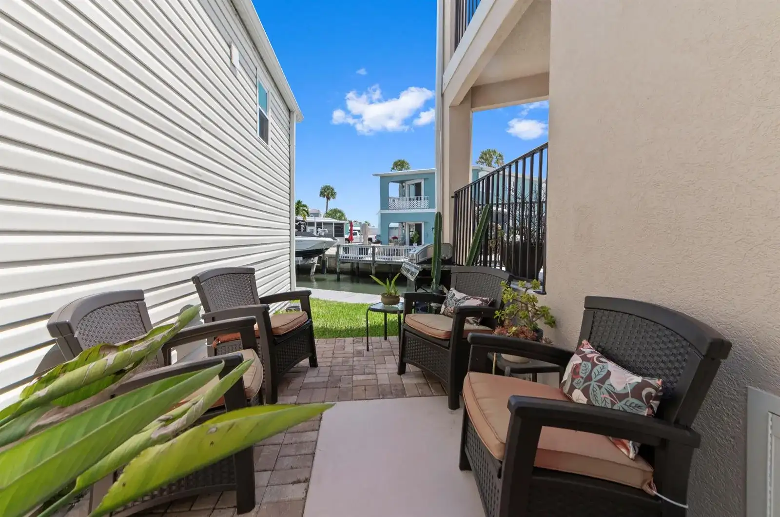 37 Nettles Boulevard, Jensen Beach FL 34957 photo 5