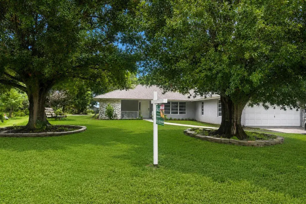 2082 SE Hanford Road, Port St. Lucie FL 34952