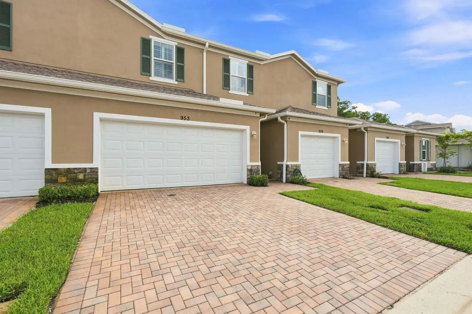 953 NE Trailside Run, Port St. Lucie FL 34983 photo 2