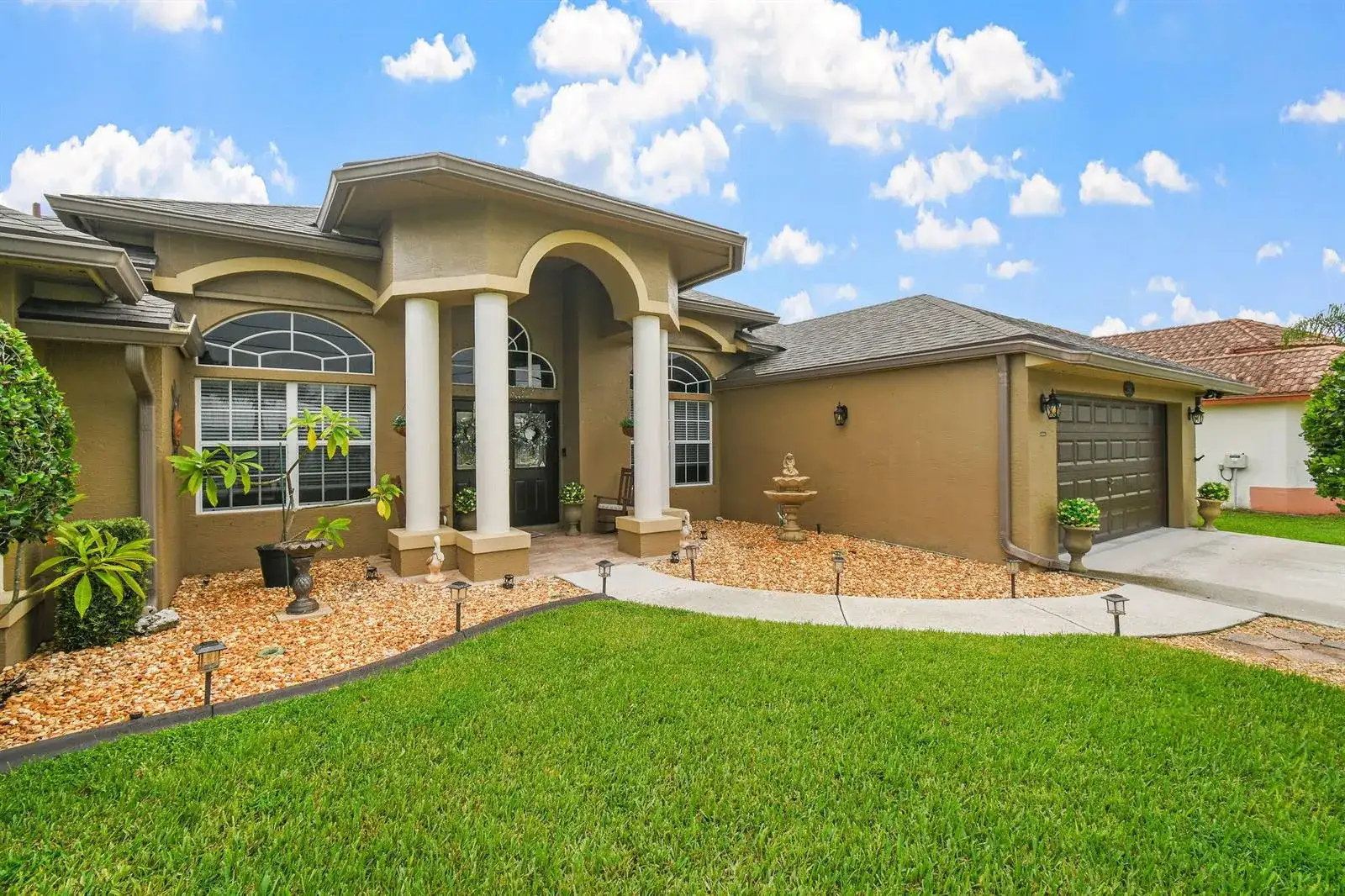 390 SW Jeanne Avenue, Port St. Lucie FL 34953 photo 3
