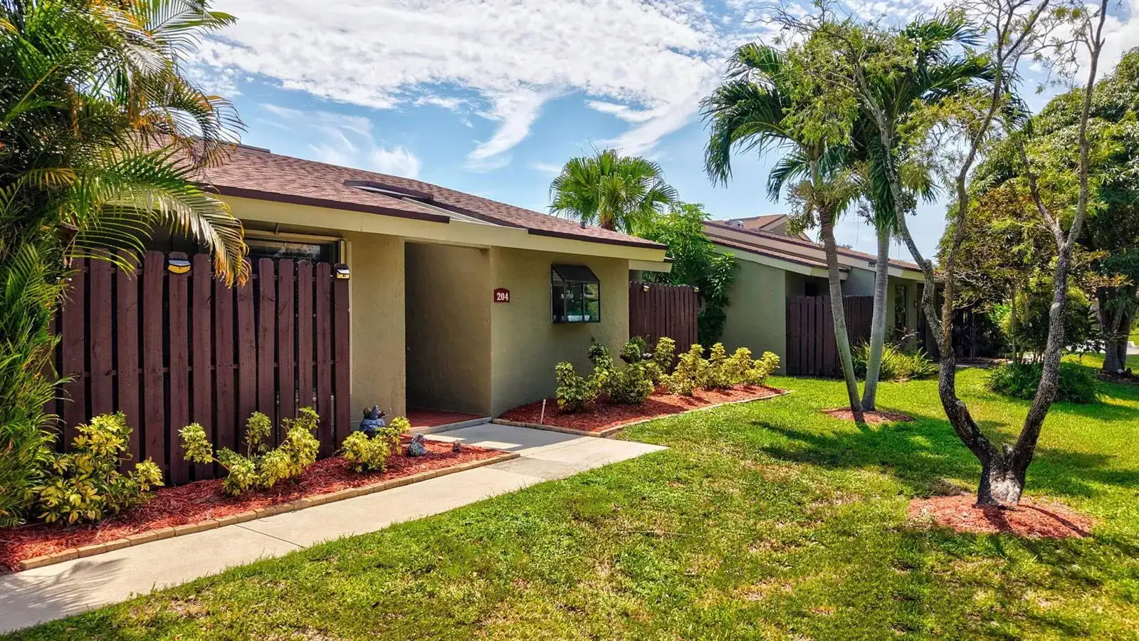 204 Meadows Drive, Boynton Beach FL 33436 photo 3