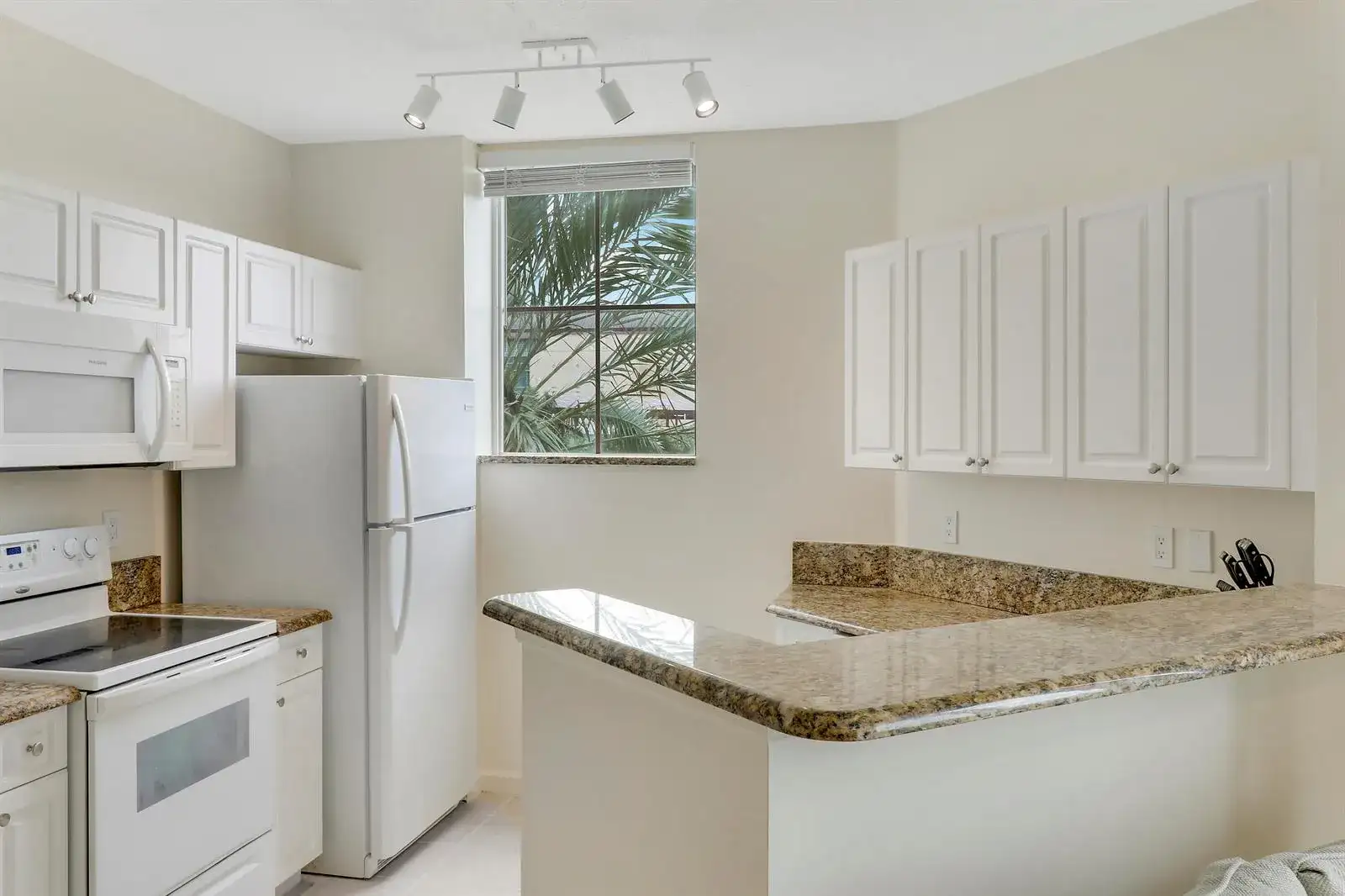 630 S Sapodilla Avenue S # 411, West Palm Beach FL 33401 photo 2