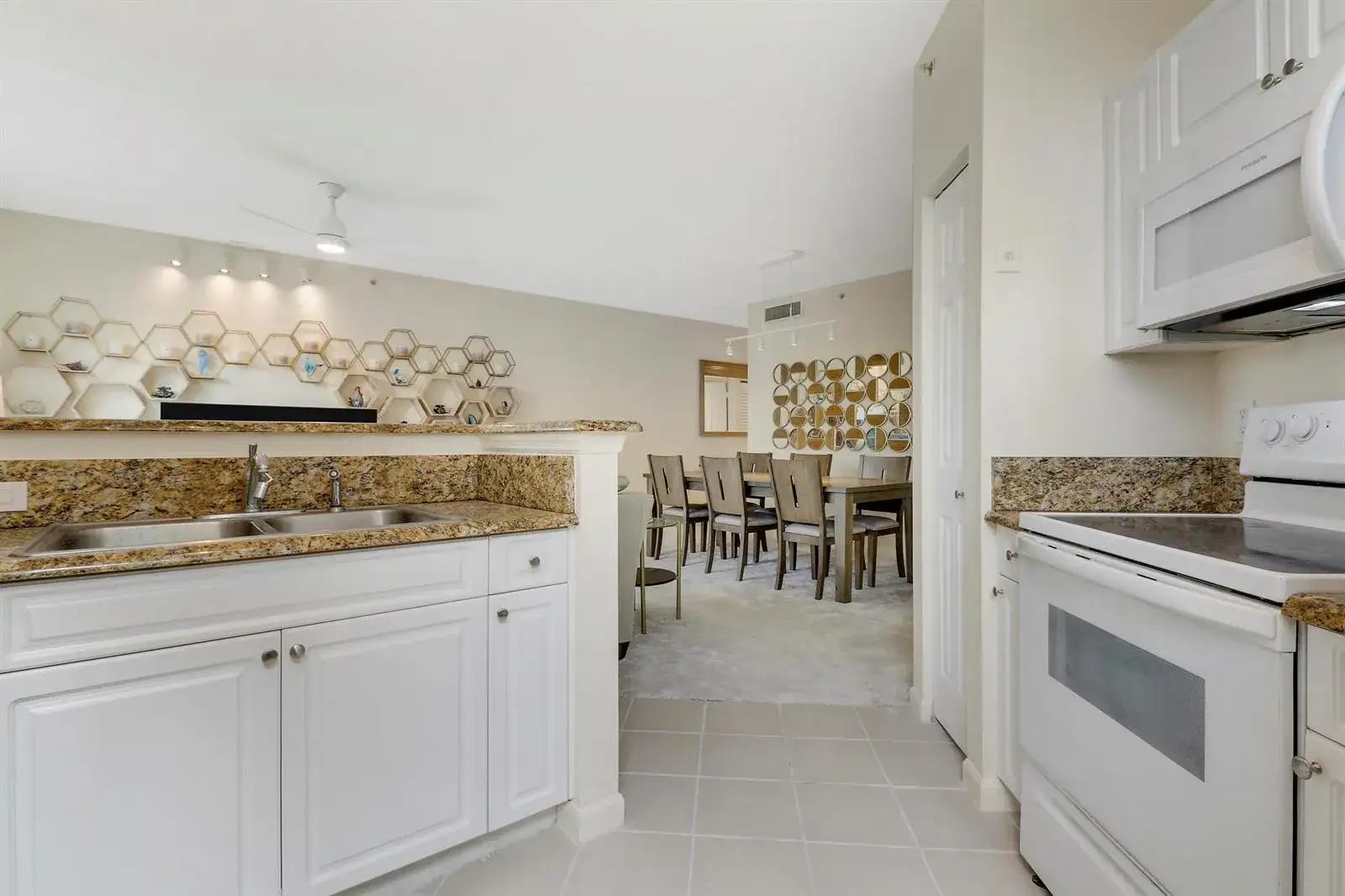 630 S Sapodilla Avenue S # 411, West Palm Beach FL 33401 photo 4