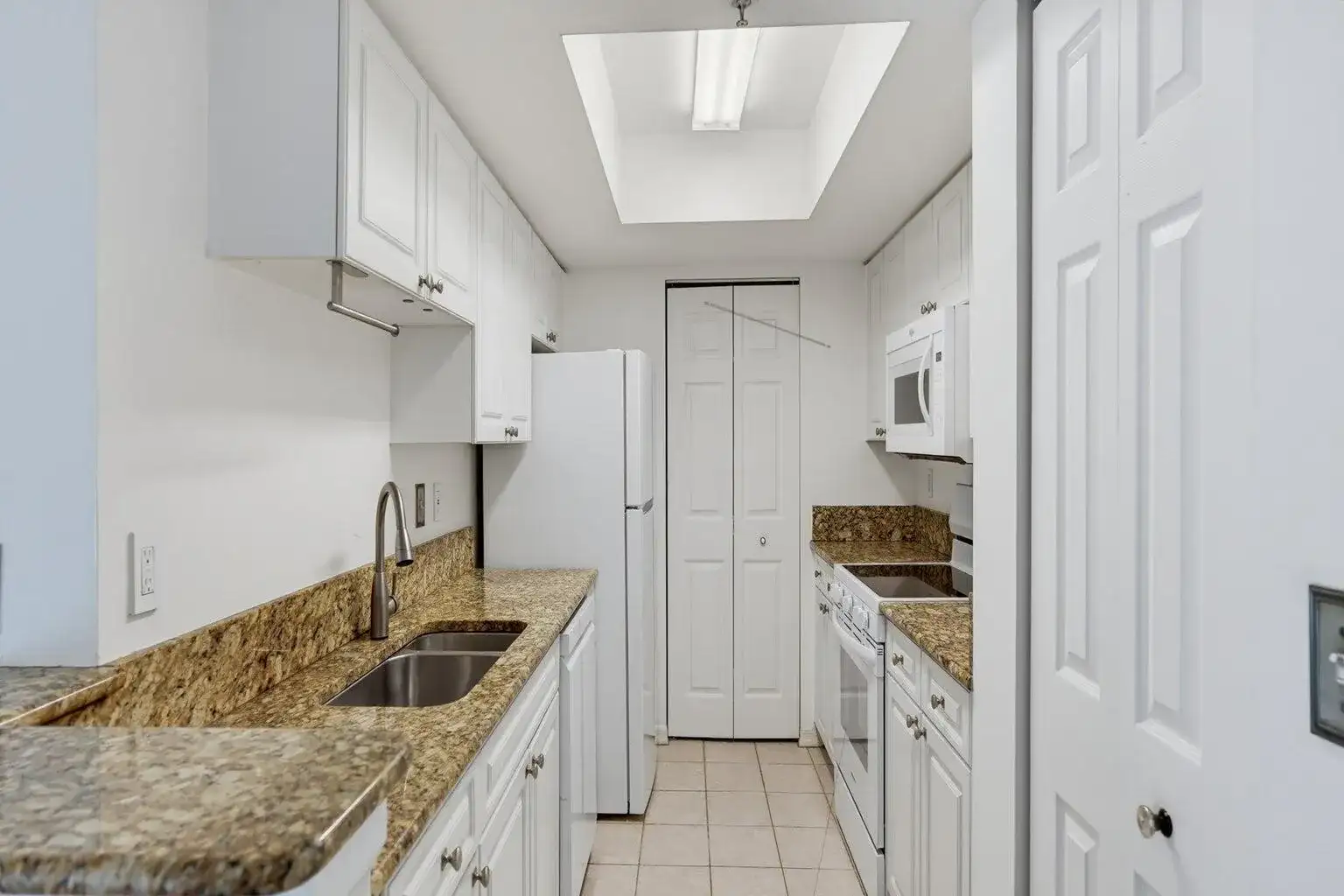 400 CRESTWOOD Court N # 417, Royal Palm Beach FL 33411 photo 2