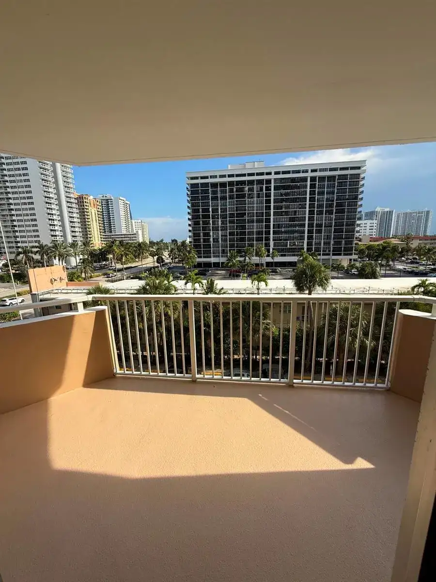 1985 S OCEAN Drive S # 3L, Hallandale Beach FL 33009