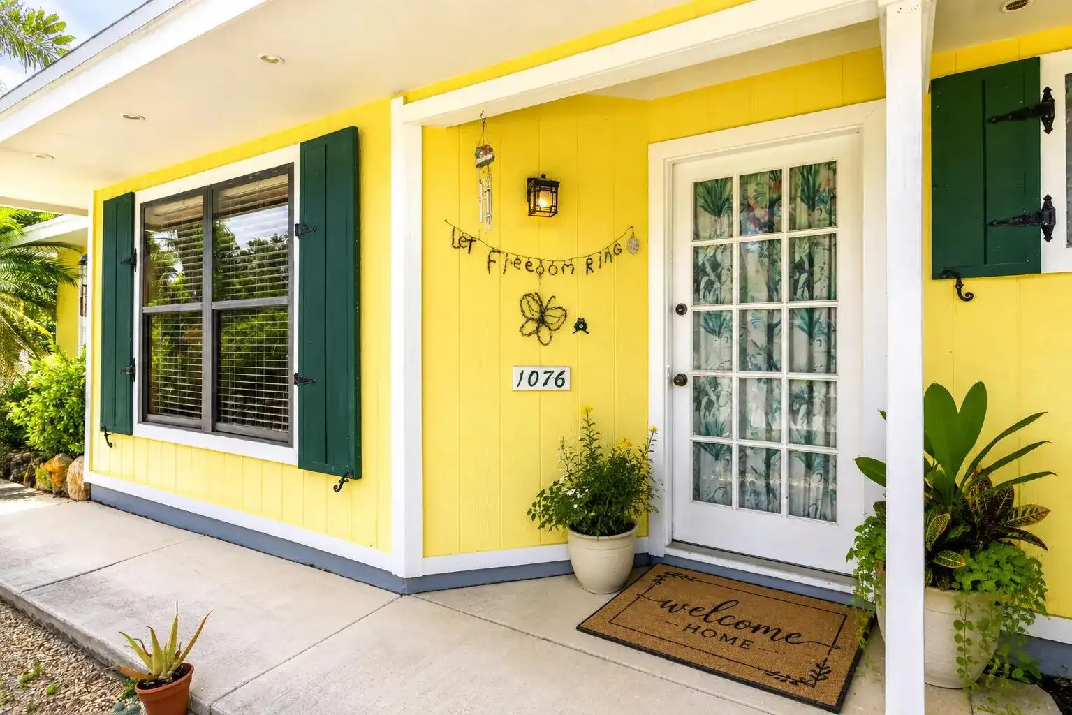 1076 NE BANYAN TREE Drive, Jensen Beach FL 34957