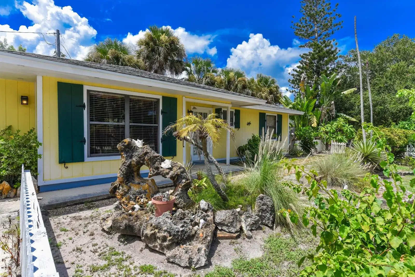 1076 NE BANYAN TREE Drive, Jensen Beach FL 34957 photo 4