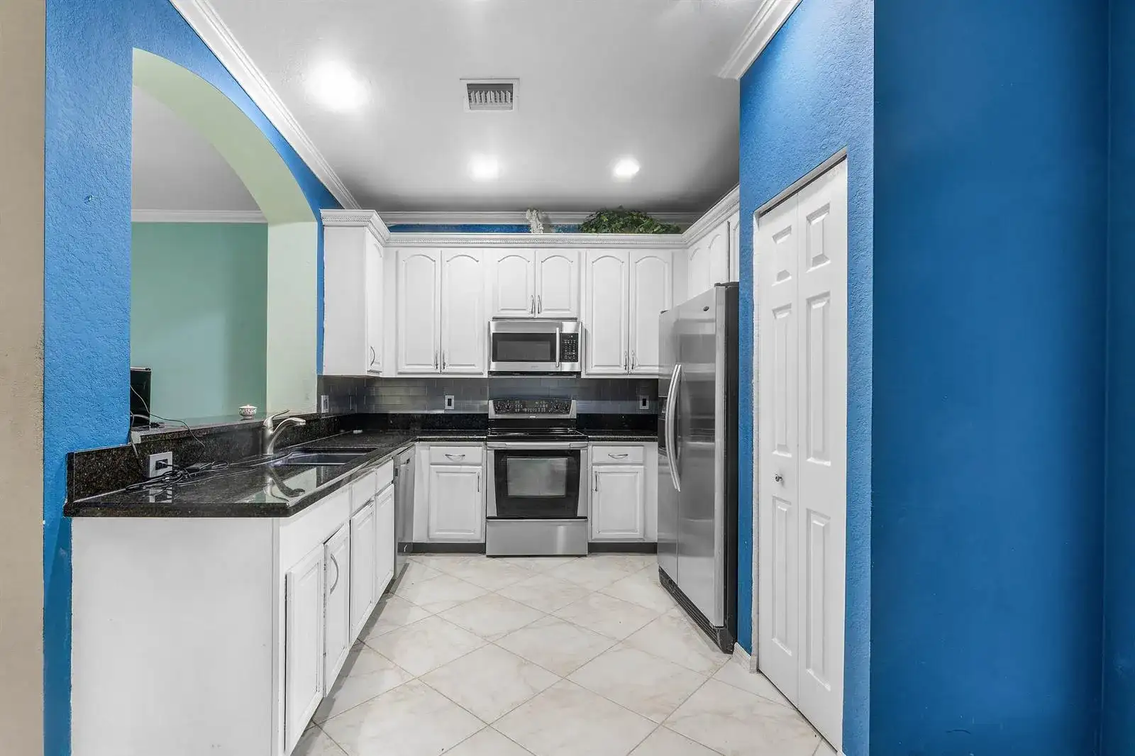 341 INDIAN CREEK Parkway # 103, Jupiter FL 33458 photo 2