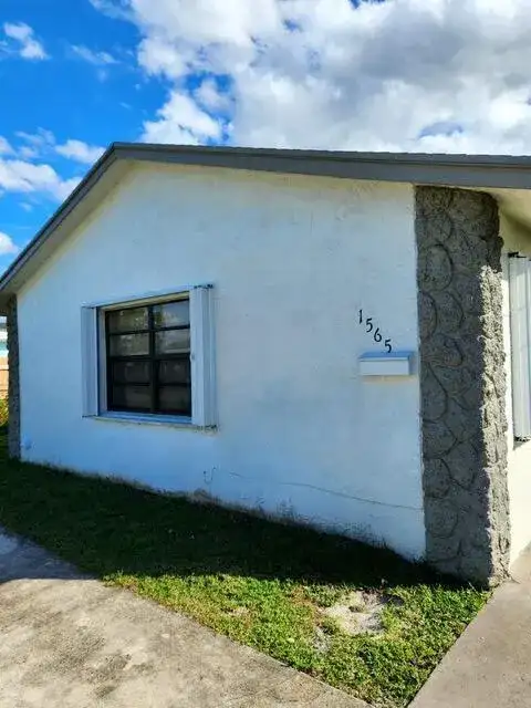 1565 W 36th Street, West Palm Beach FL 33404 photo 2