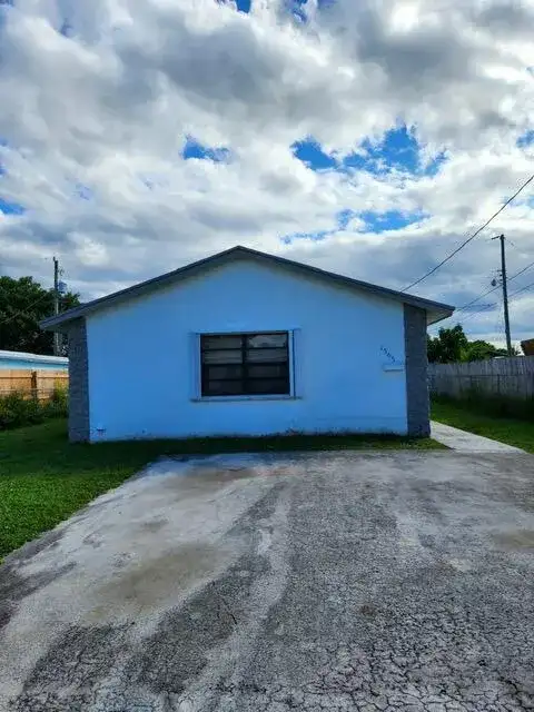 1565 W 36th Street, West Palm Beach FL 33404 photo 4