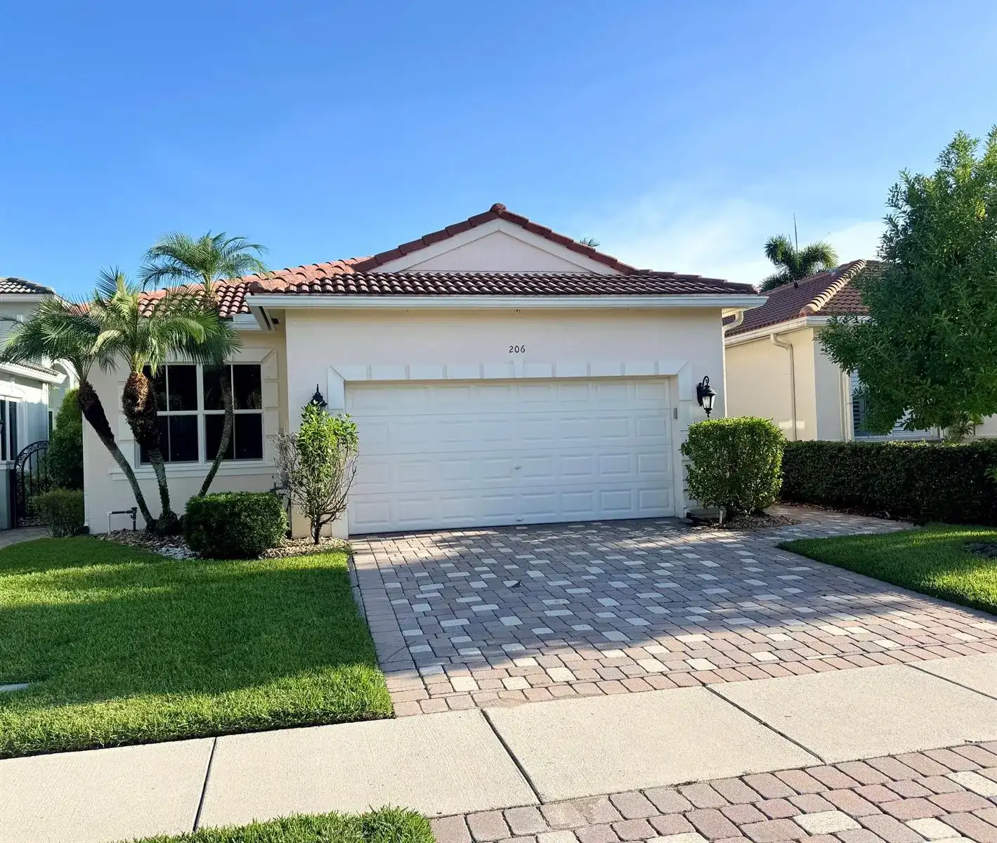 206 ISLE VERDE Way, Palm Beach Gardens FL 33418 photo 2