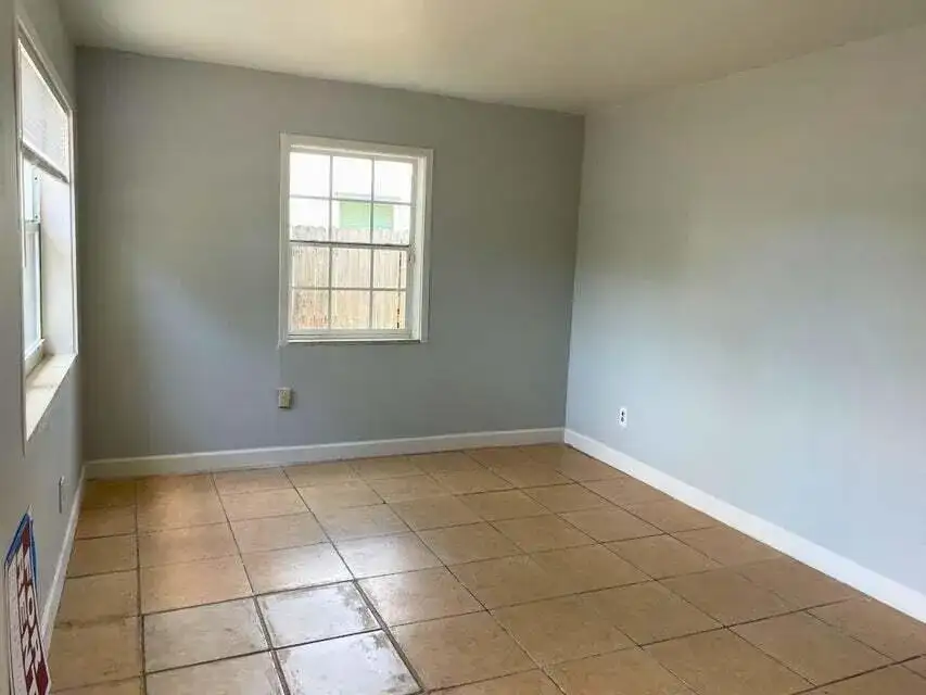 243 SE 24th Avenue, Boynton Beach FL 33435 photo 4