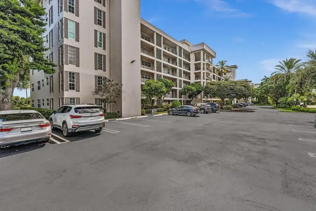 2950 N Palm Aire Drive # 607, Pompano Beach FL 33069 photo 2