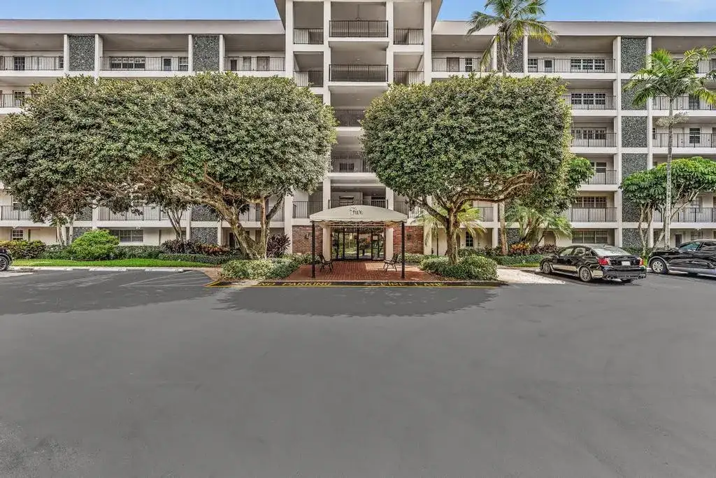 2950 N Palm Aire Drive # 607, Pompano Beach FL 33069 photo 3