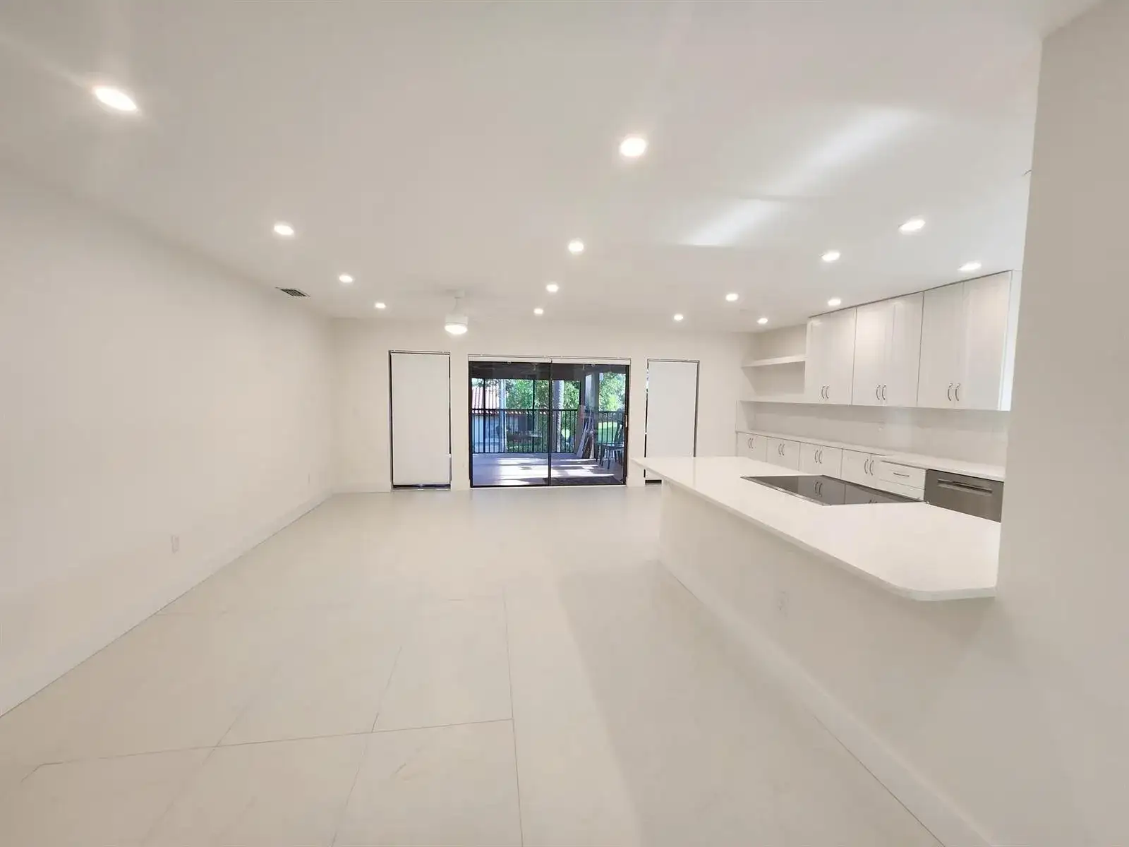 30 PELICAN POINTE Drive # 201, Delray Beach FL 33483 photo 4