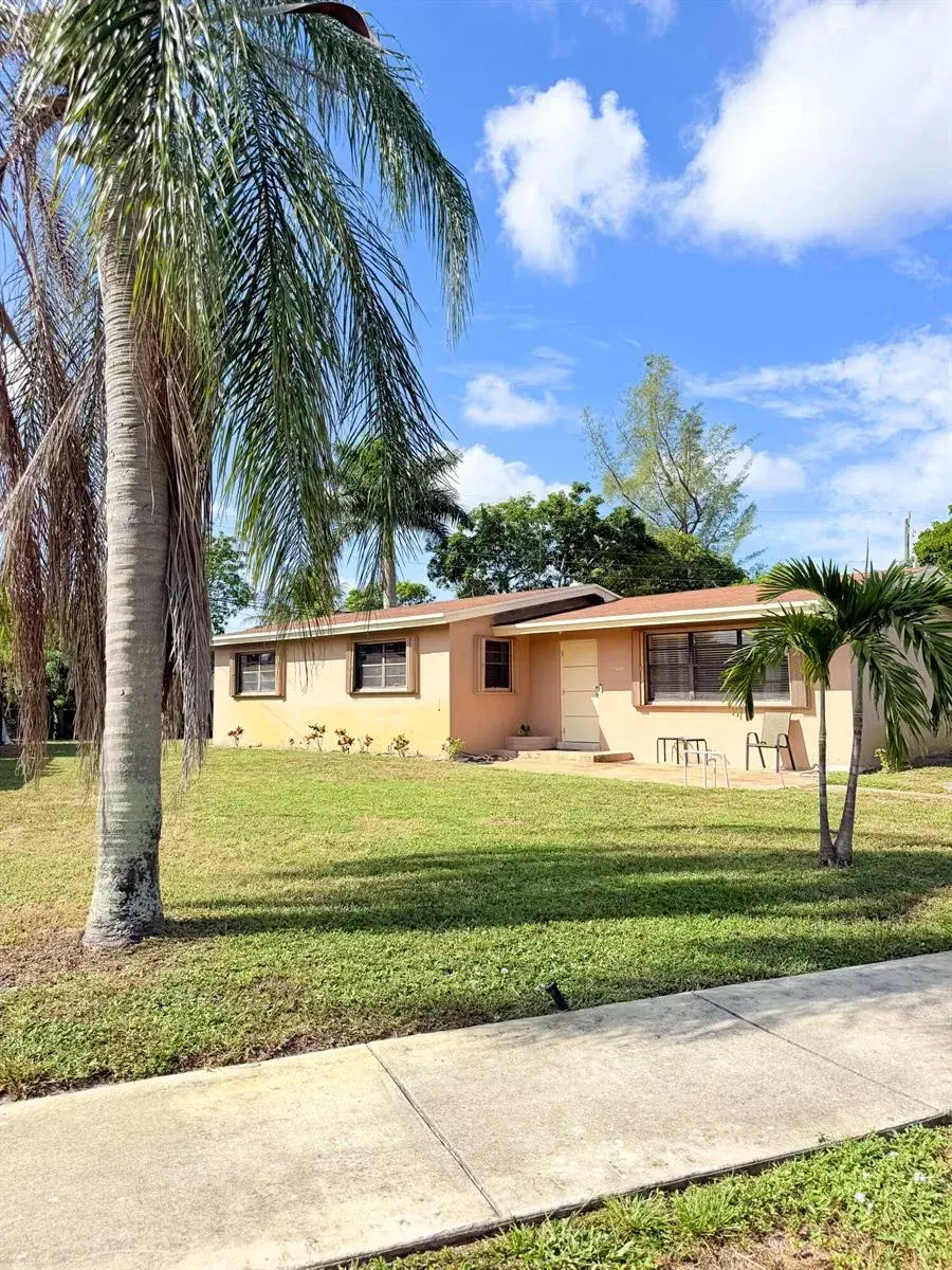 1200 NW 18th Street, Fort Lauderdale FL 33311