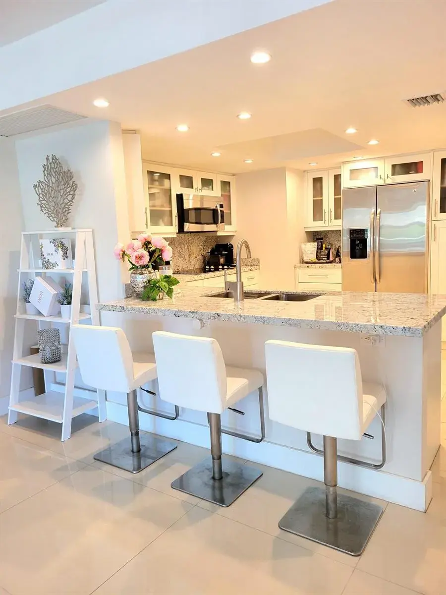 3000 E SUNRISE Boulevard # 2B, Fort Lauderdale FL 33304