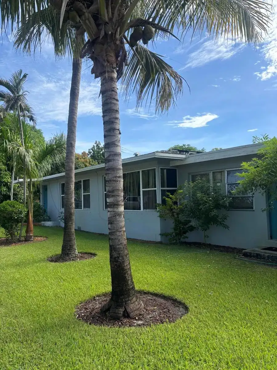 105 4TH Street # 105, Lake Park FL 33403 photo 3