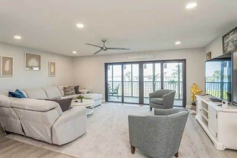 200 INTRACOASTAL Place # 305, Jupiter FL 33469 photo 3