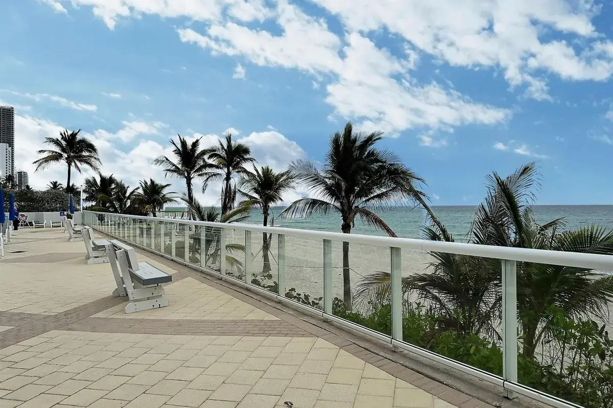 2030 S Ocean Drive # 1626, Hallandale Beach FL 33009