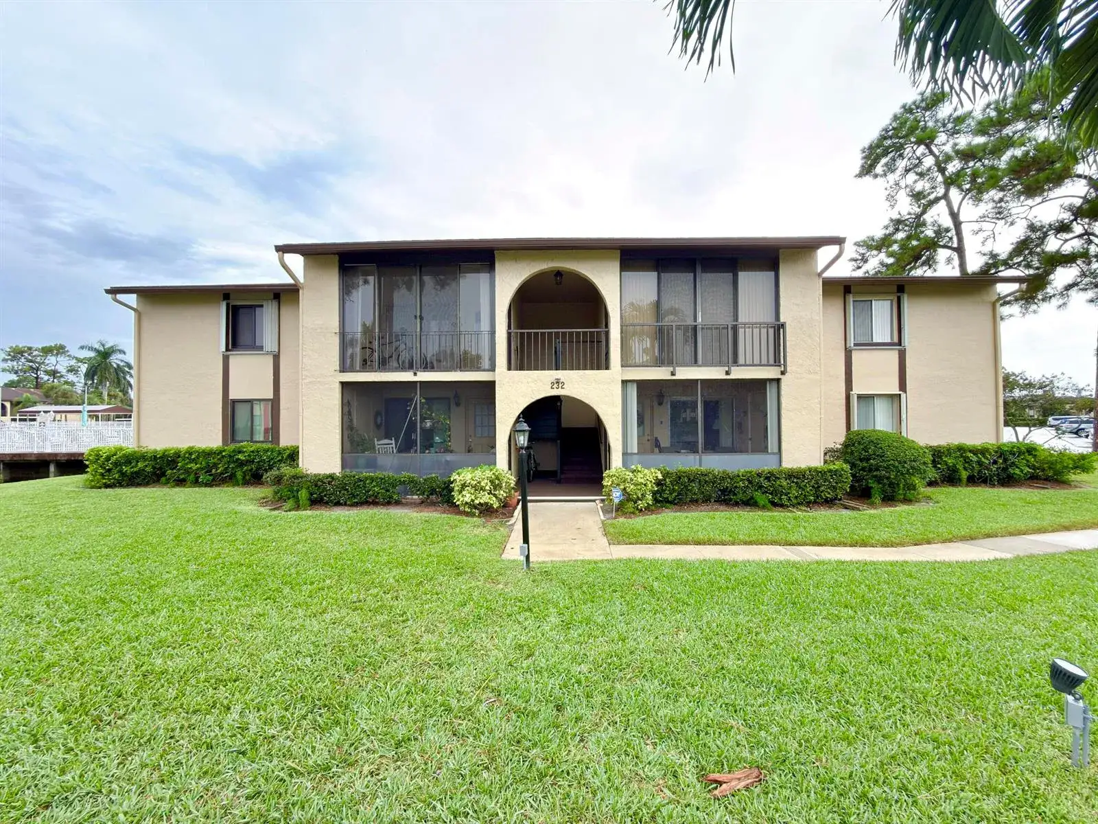 232 Pine High Occupancy Vehicle Circle # C2, FL 33463