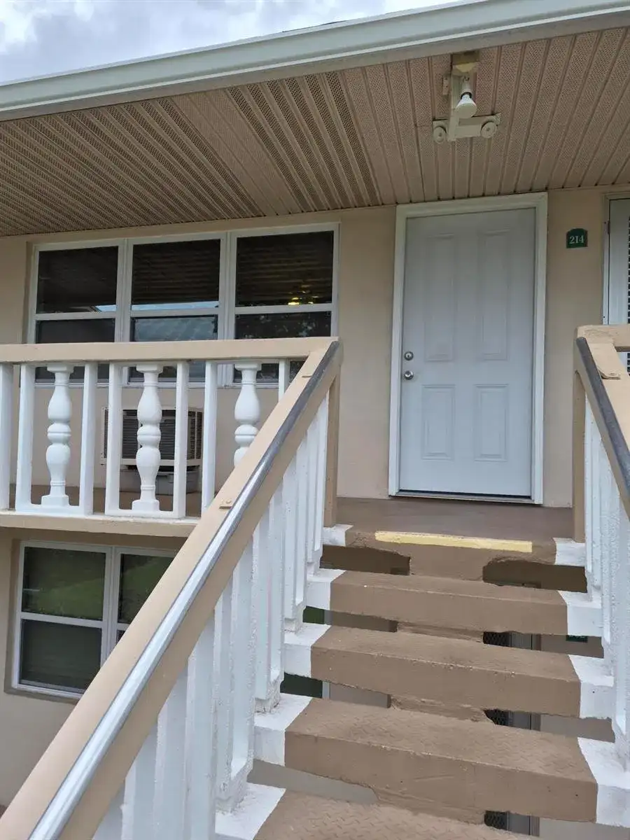 214 Cambridge # I, West Palm Beach FL 33417 photo 2