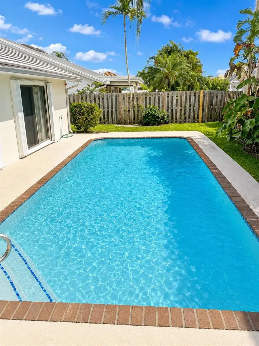 400 SEQUOIA Lane, Boca Raton FL 33487