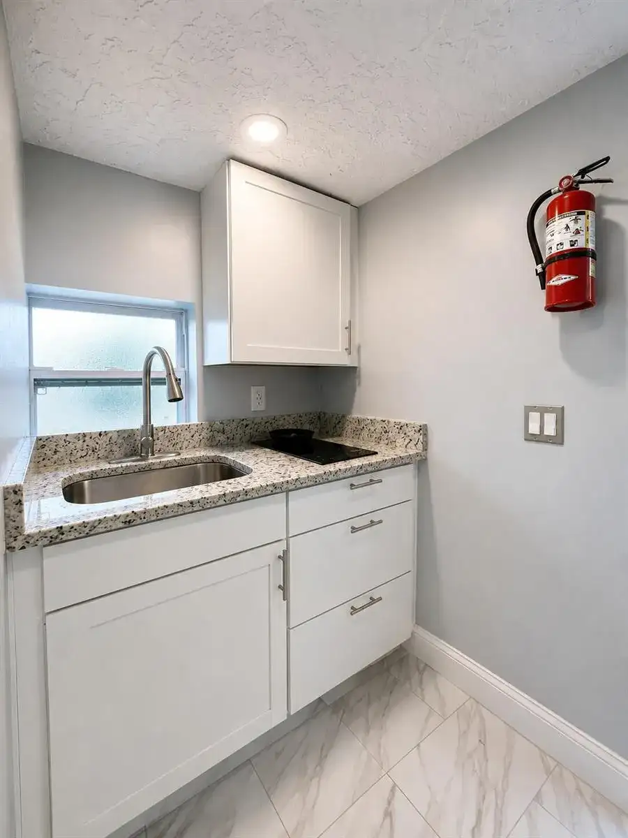 173 W 16TH Street, Riviera Beach FL 33404 photo 4
