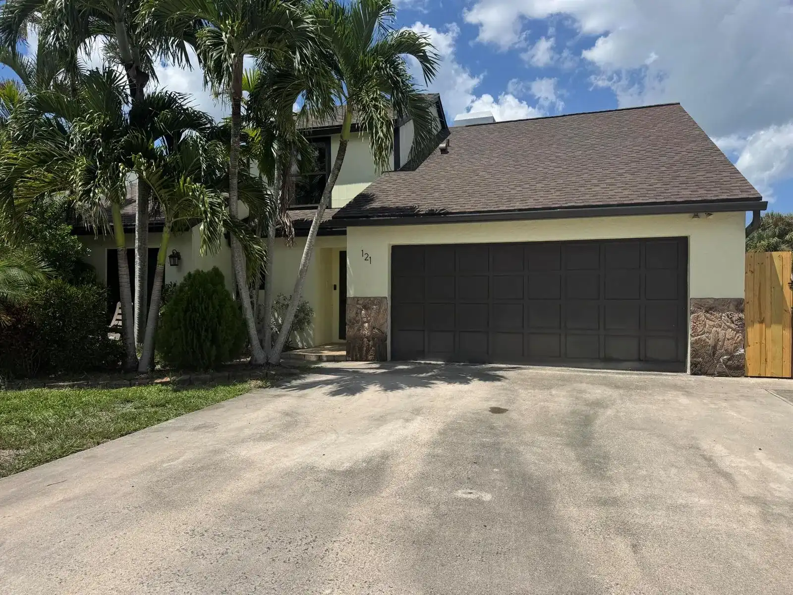 121 BEAUMONT Lane, Palm Beach Gardens FL 33410