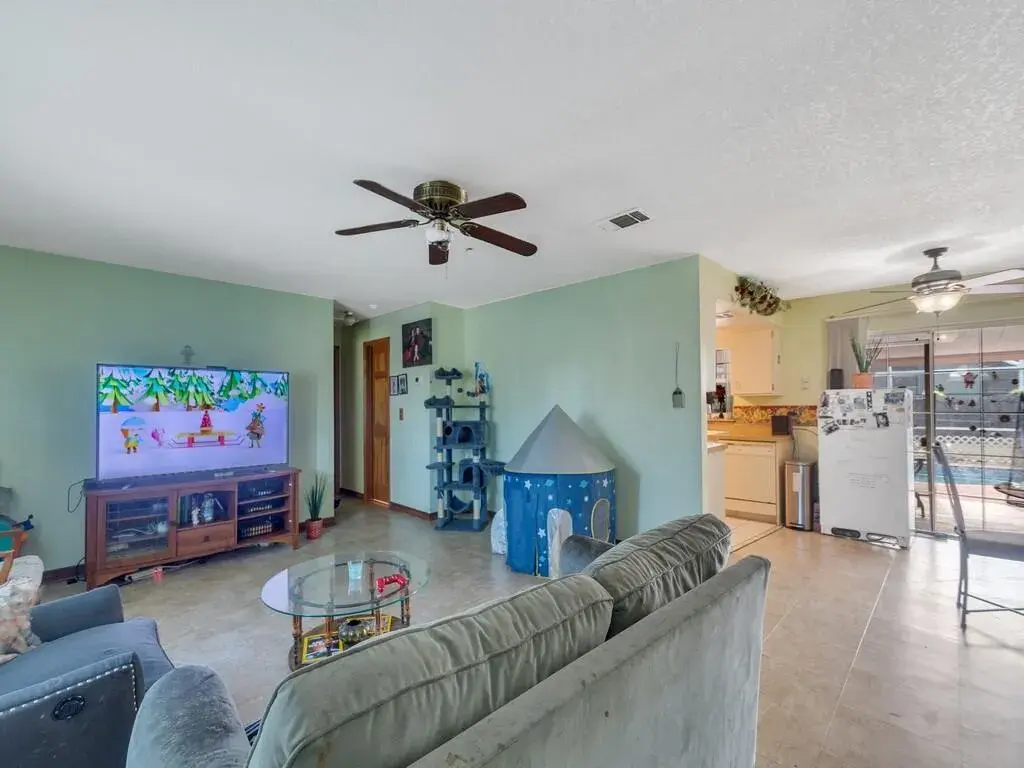 689 CABALLERO Avenue SE, Palm Bay FL 32909
