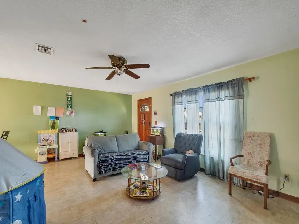 689 CABALLERO Avenue SE, Palm Bay FL 32909
