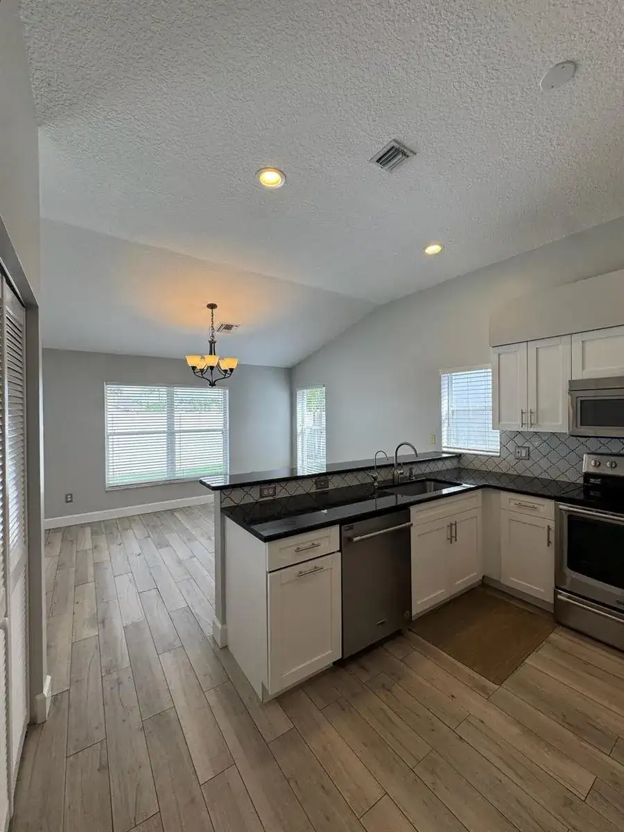 12872 Meadowbend Drive, Wellington FL 33414 photo 5