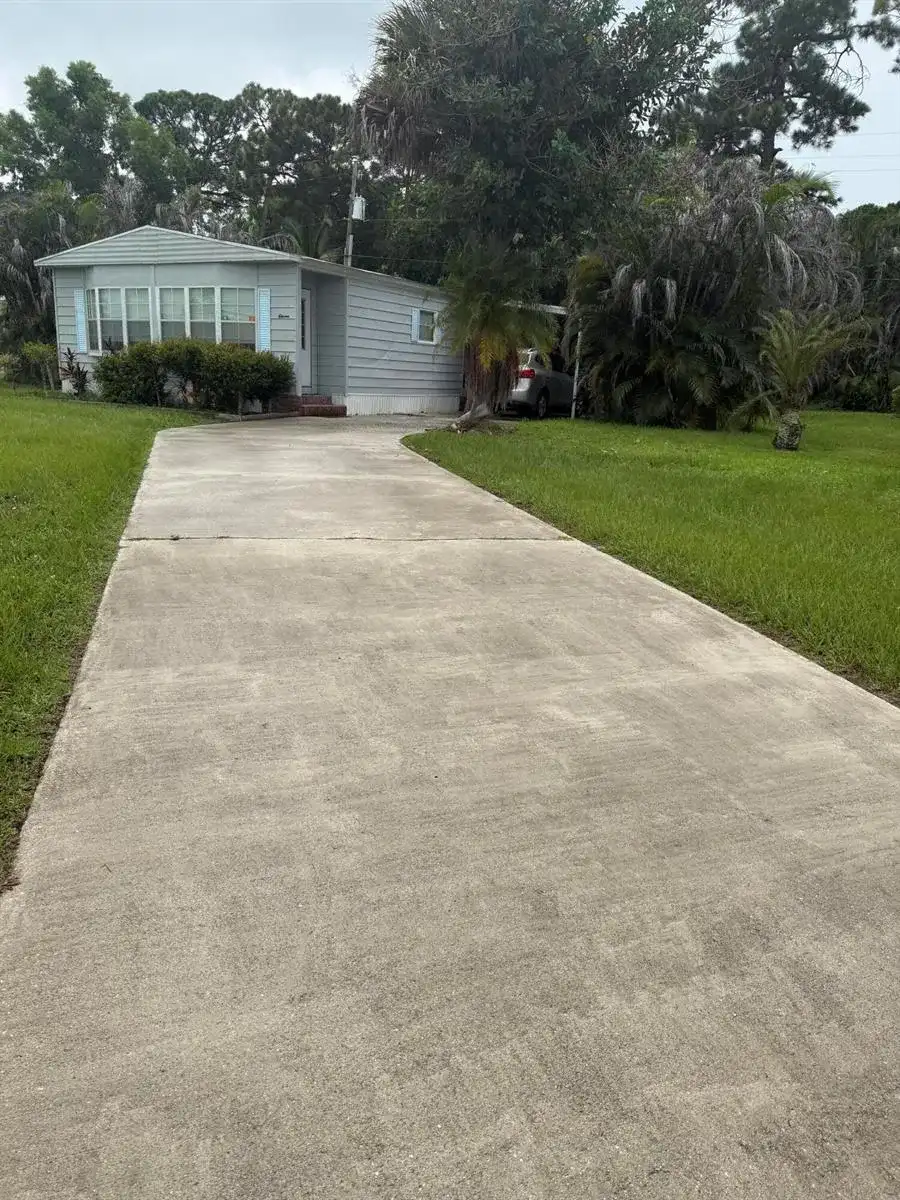 11 SE La Mesa, Port St. Lucie FL 34952