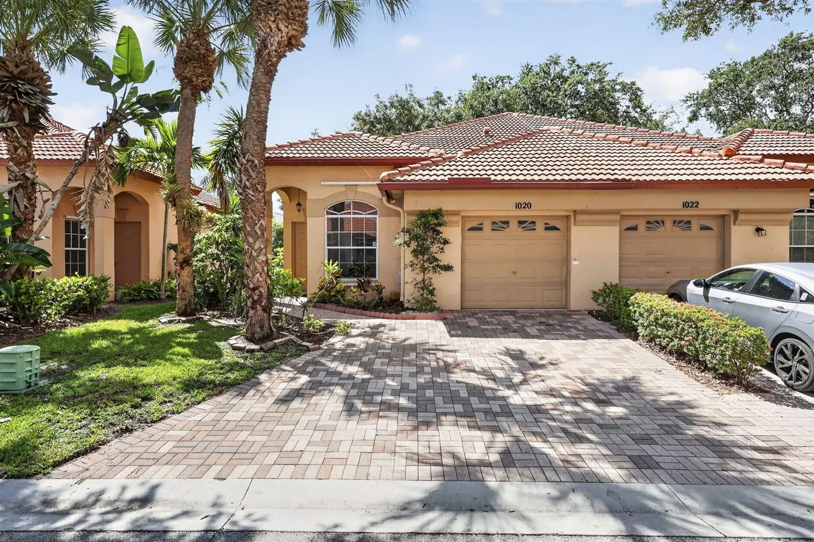 1020 Via Jardin, Riviera Beach FL 33418