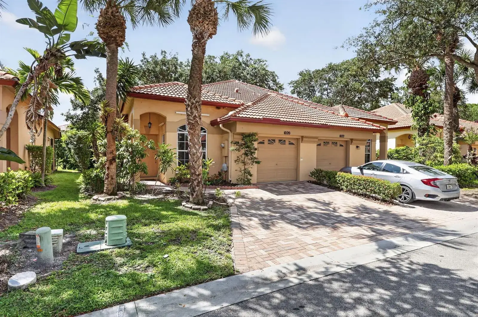 1020 Via Jardin, Riviera Beach FL 33418 photo 3