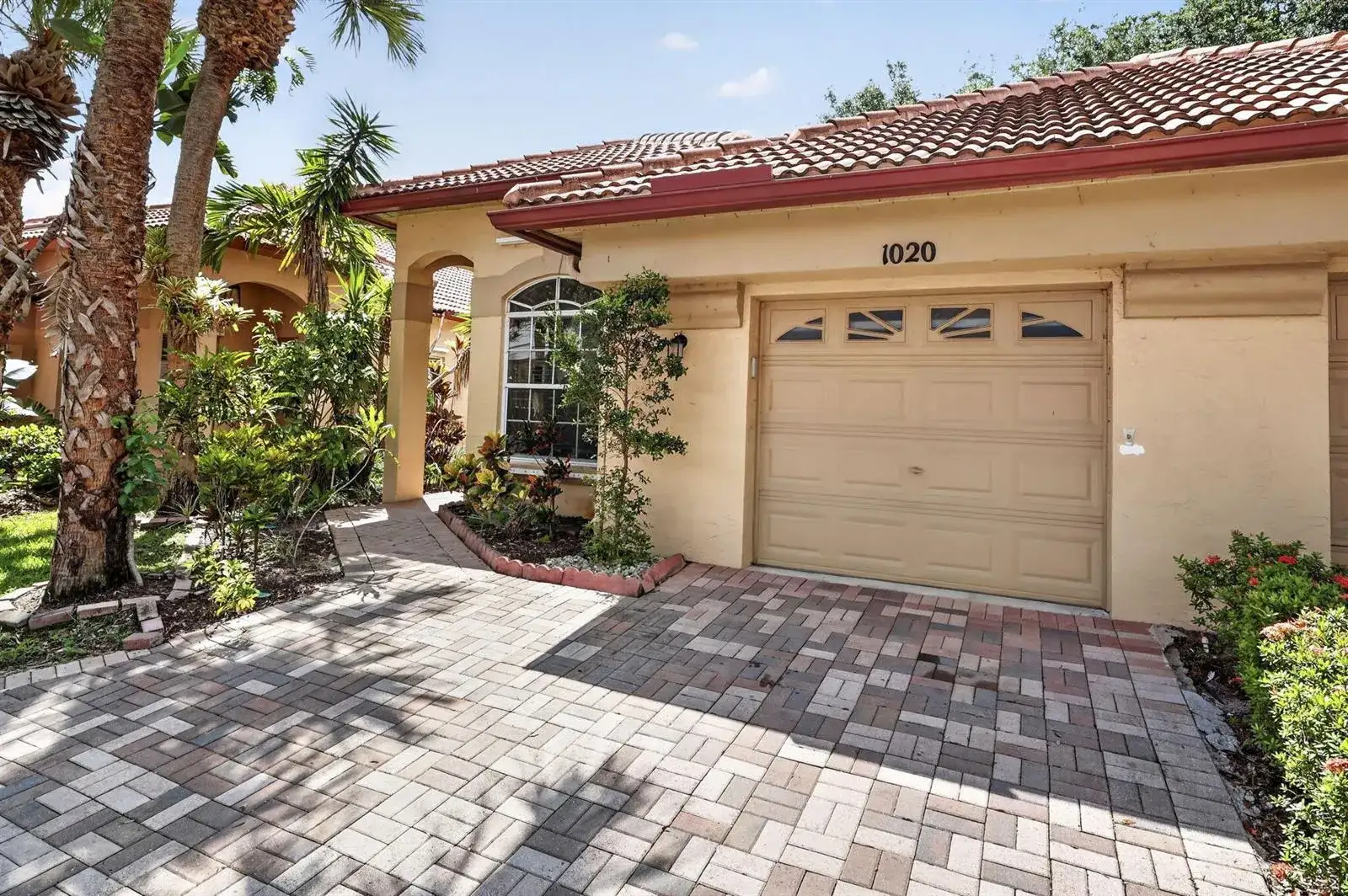 1020 Via Jardin, Riviera Beach FL 33418 photo 4