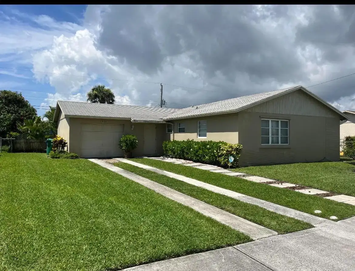 1211 W 27TH Street, Riviera Beach FL 33404