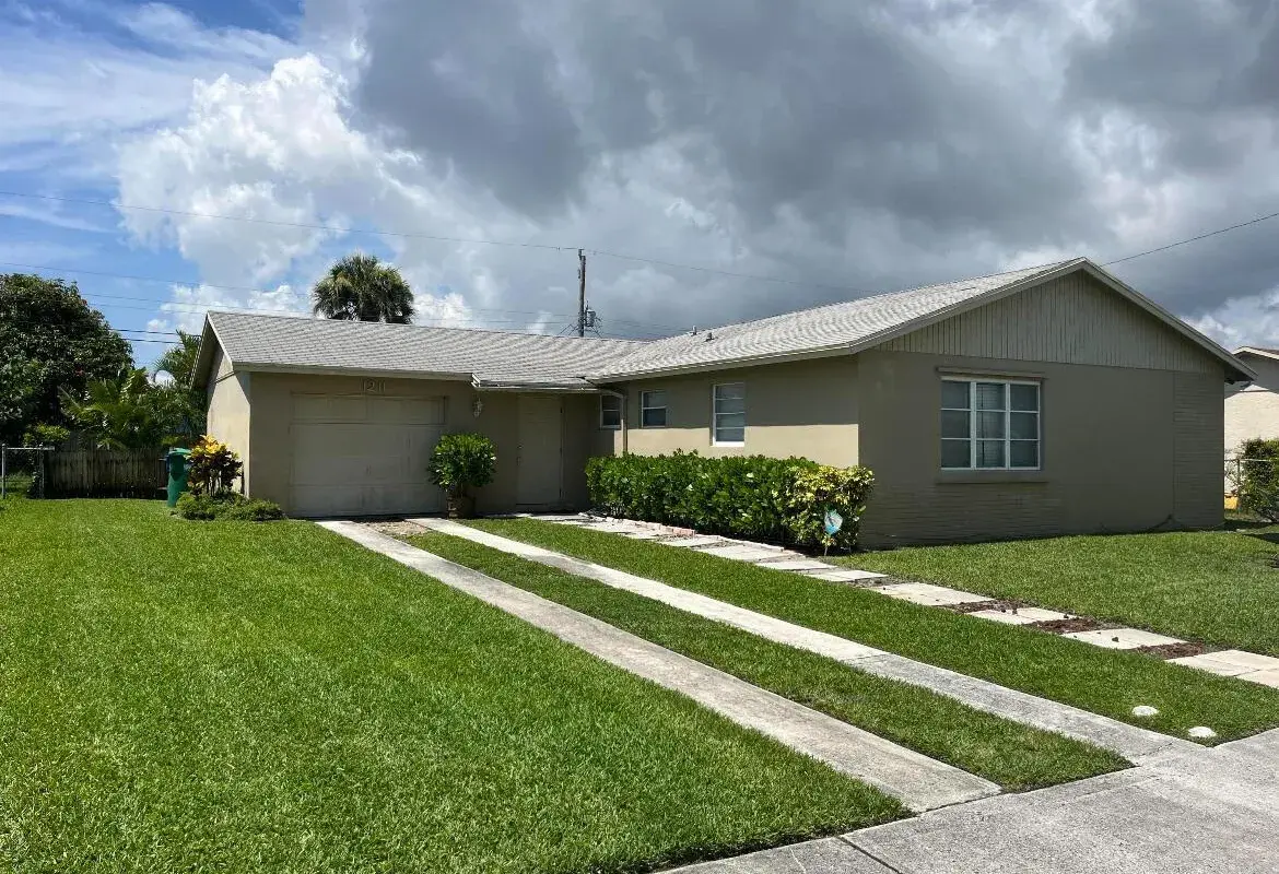 1211 W 27TH Street, Riviera Beach FL 33404