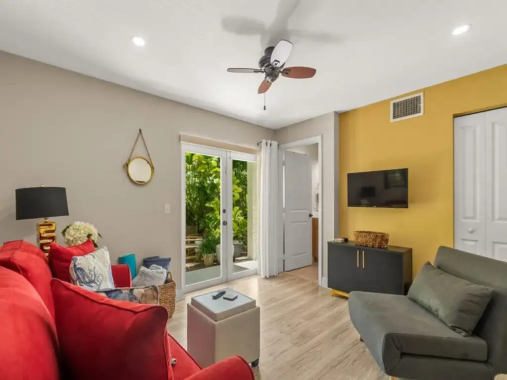 1640 42nd Square # 103, Vero Beach FL 32960 photo 3