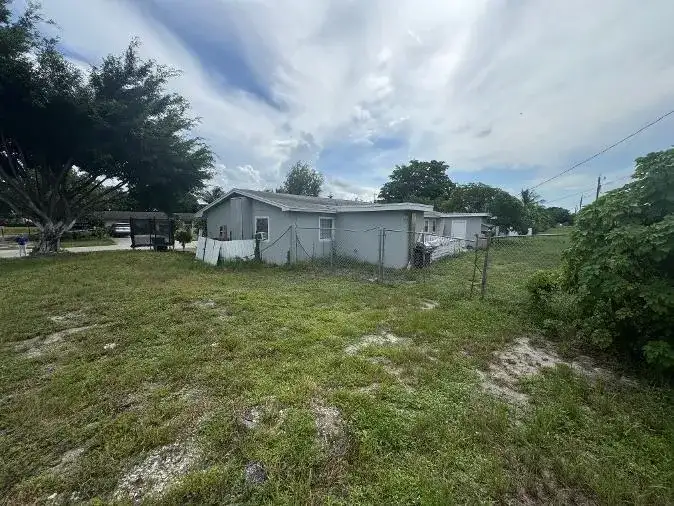 3141 49th Lane S, FL 33461 photo 3