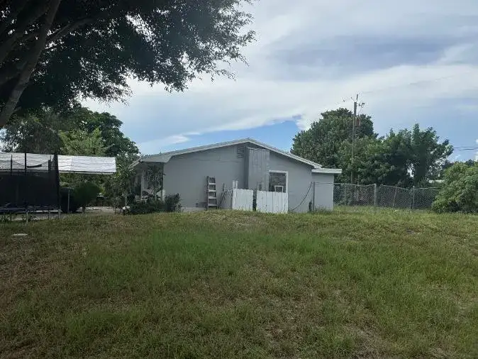 3141 49th Lane S, FL 33461 photo 4