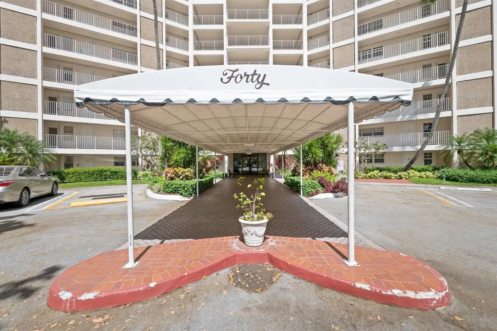 3051 N COURSE Drive # 211, Pompano Beach FL 33069 photo 4