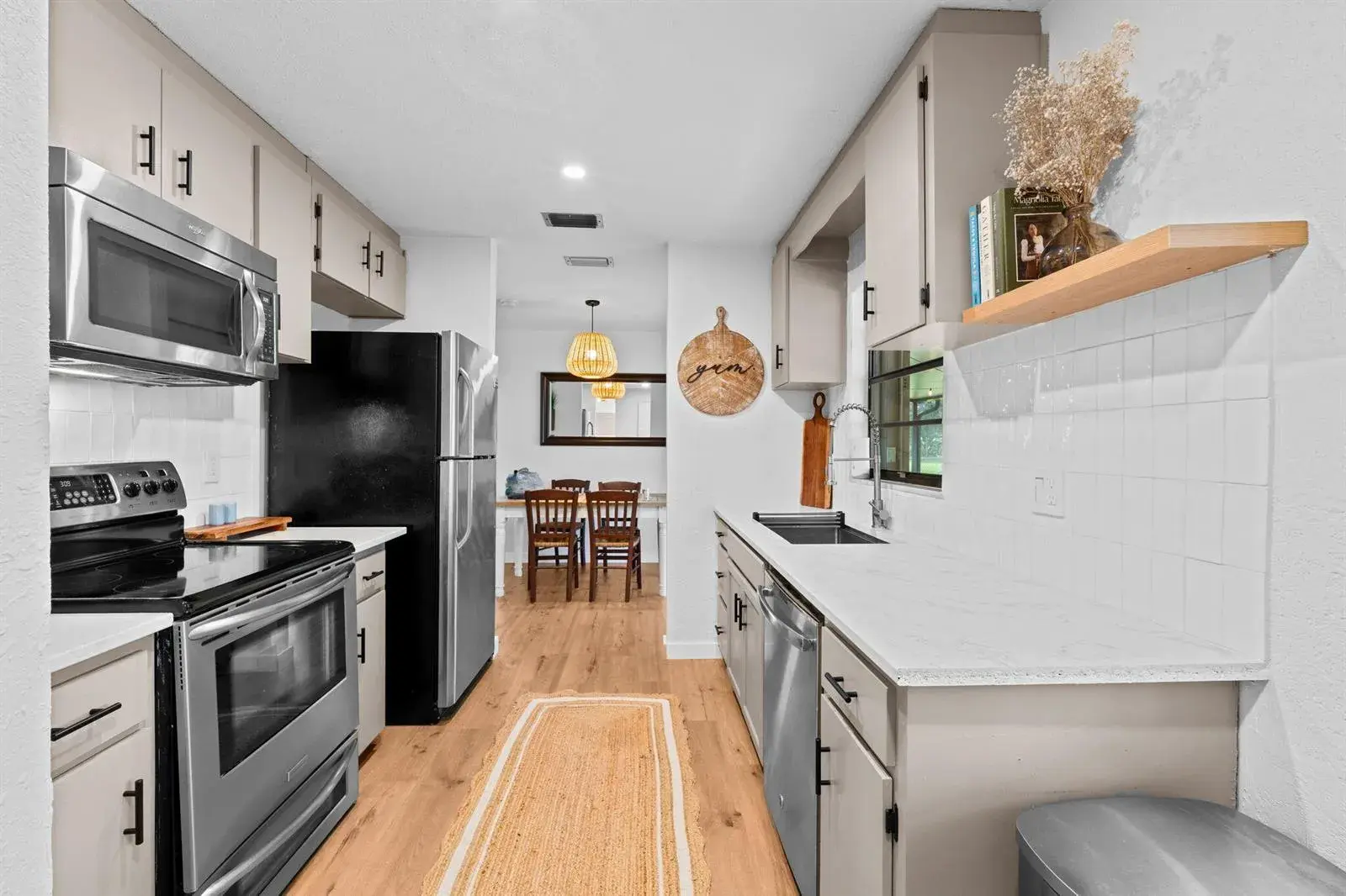 1292 SE MENDAVIA Avenue, Port St. Lucie FL 34952