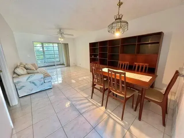 120 Lake Meryl Drive # 220, West Palm Beach FL 33411