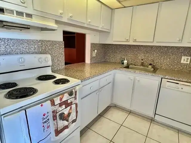 120 Lake Meryl Drive # 220, West Palm Beach FL 33411 photo 4