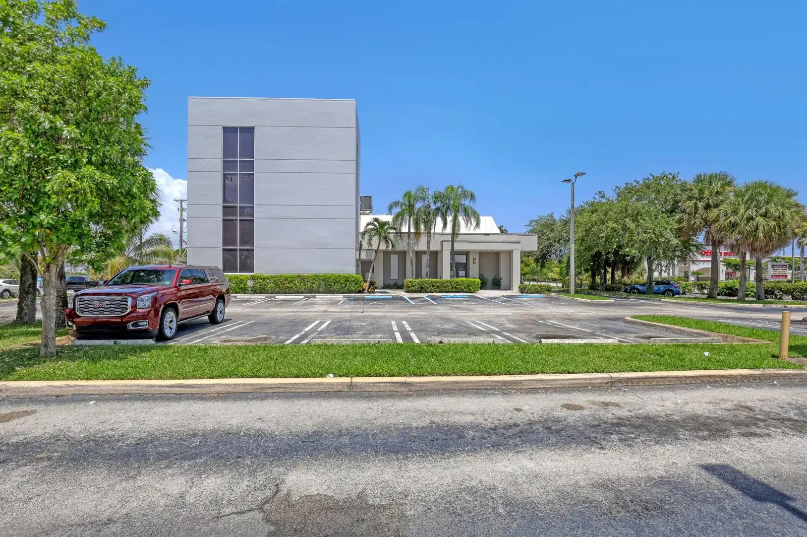2701 OKEECHOBEE Boulevard, West Palm Beach FL 33409 photo 2
