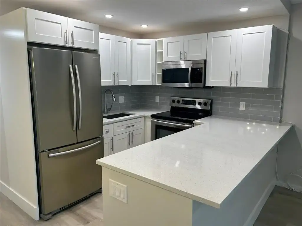 423 MARKHAM T # 423, Deerfield Beach FL 33442 photo 2